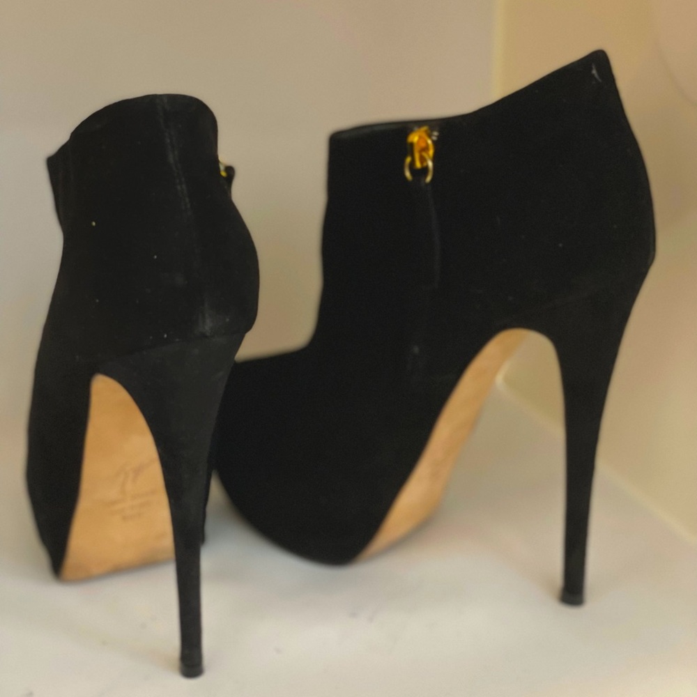 Giuseppe Zanotti - Picture 6 of 8